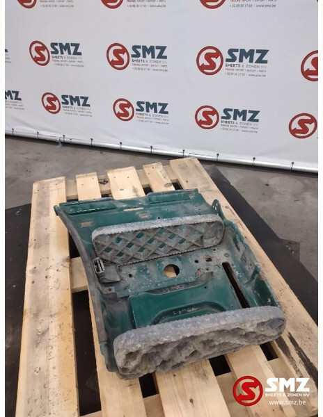 Scania Occ opstapbak rechts Scania 144 1498180 - Kabin dan interior untuk Truk: gambar 1 Scania Occ opstapbak rechts Scania 144 1498180 - Kabin dan interior untuk Truk: gambar 1