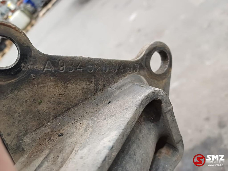 Mercedes-Benz Occ spatbord + spatbordbeugel Econic rechtsachtera - Suku cadang untuk Truk: gambar 4 Mercedes-Benz Occ spatbord + spatbordbeugel Econic rechtsachtera - Suku cadang untuk Truk: gambar 4