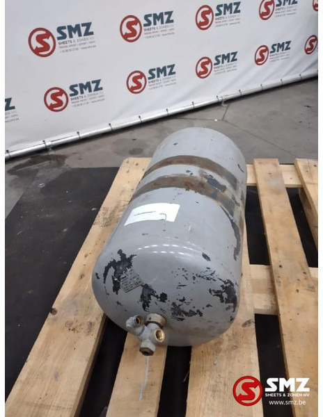 Scania Occ luchtketel 28,8L 14,5Bar Scania 144 1357950 - Suku cadang untuk Truk: gambar 1 Scania Occ luchtketel 28,8L 14,5Bar Scania 144 1357950 - Suku cadang untuk Truk: gambar 1