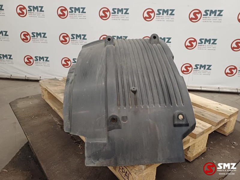 Volvo Occ spatscherm vooraan rechts Volvo - Tubuh dan eksterior untuk Truk: gambar 4 Volvo Occ spatscherm vooraan rechts Volvo - Tubuh dan eksterior untuk Truk: gambar 4