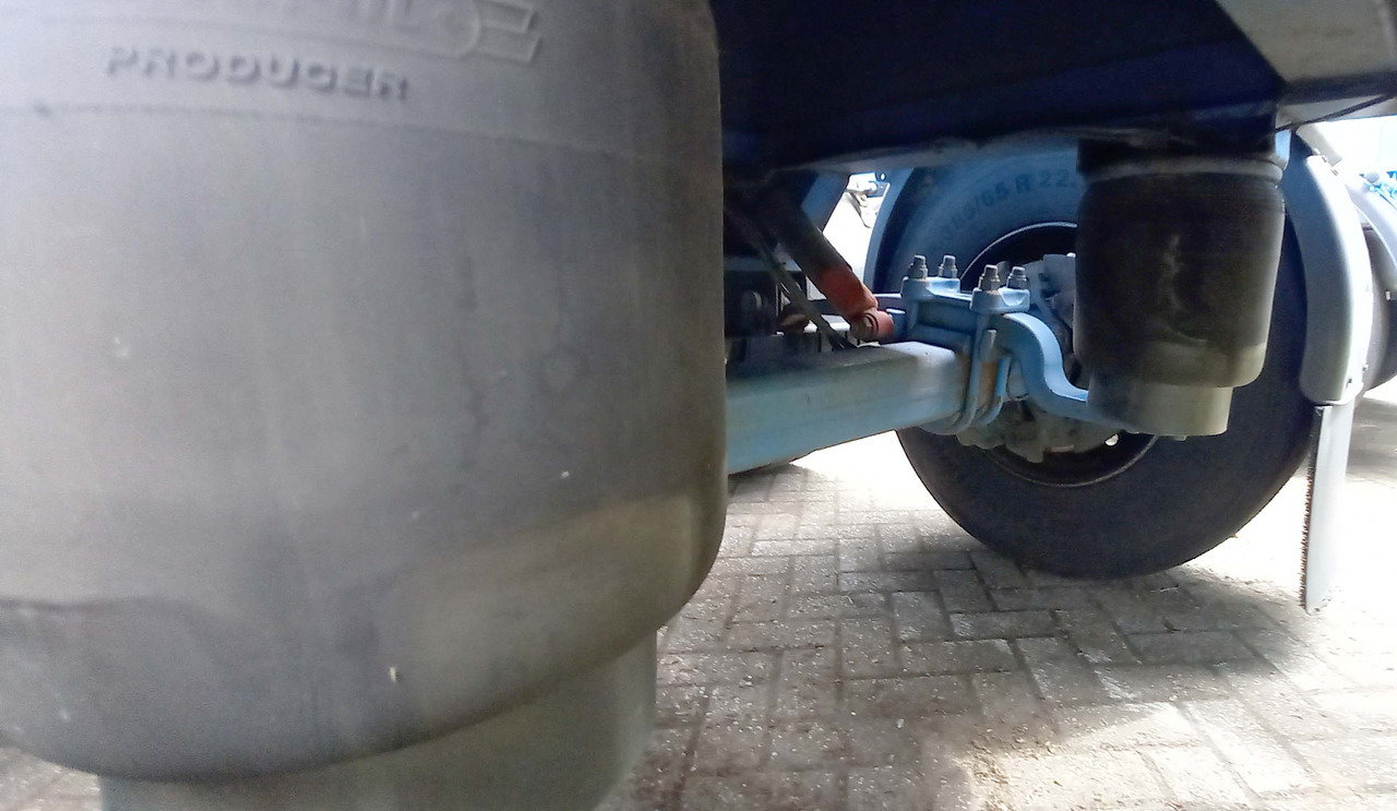 AGA Cryo Gas tank semi-trailer cryogenic used for nitrogen, argon, oxygen, LIN, LOX, LAR. - Semi-trailer tangki: gambar 5 AGA Cryo Gas tank semi-trailer cryogenic used for nitrogen, argon, oxygen, LIN, LOX, LAR. - Semi-trailer tangki: gambar 5