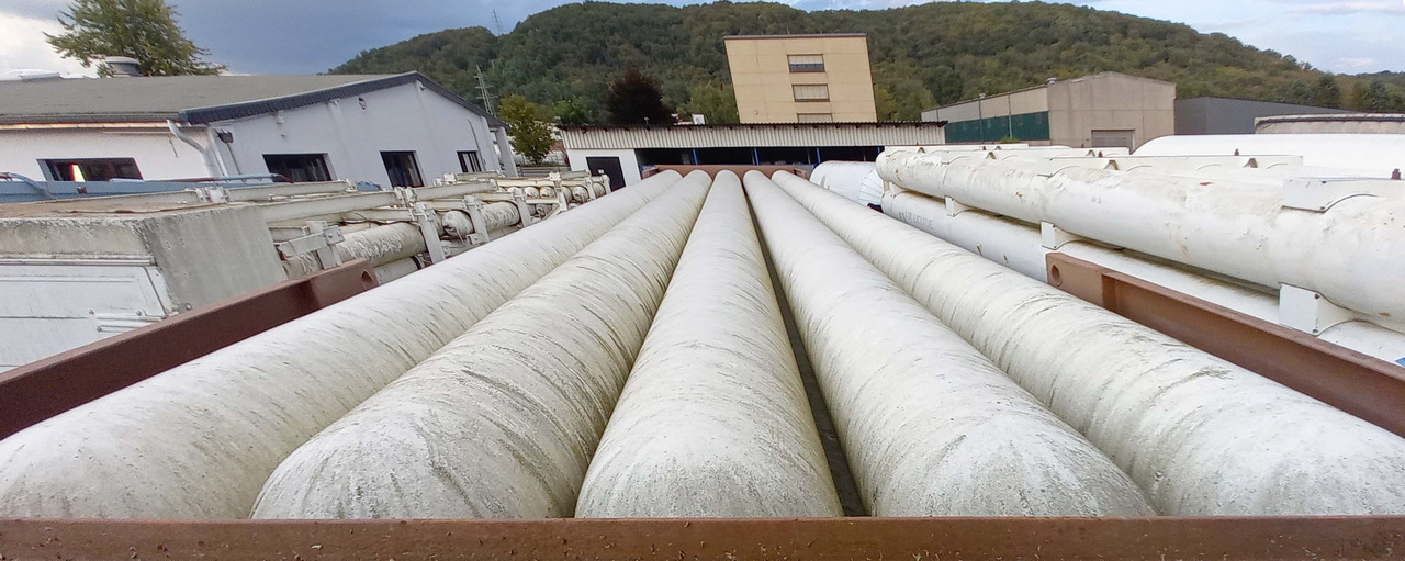 FRUEHAUF Gas tank tube semi-trailer used for compressed helium, hydrogen, Wasserstoff - Semi-trailer tangki: gambar 5 FRUEHAUF Gas tank tube semi-trailer used for compressed helium, hydrogen, Wasserstoff - Semi-trailer tangki: gambar 5