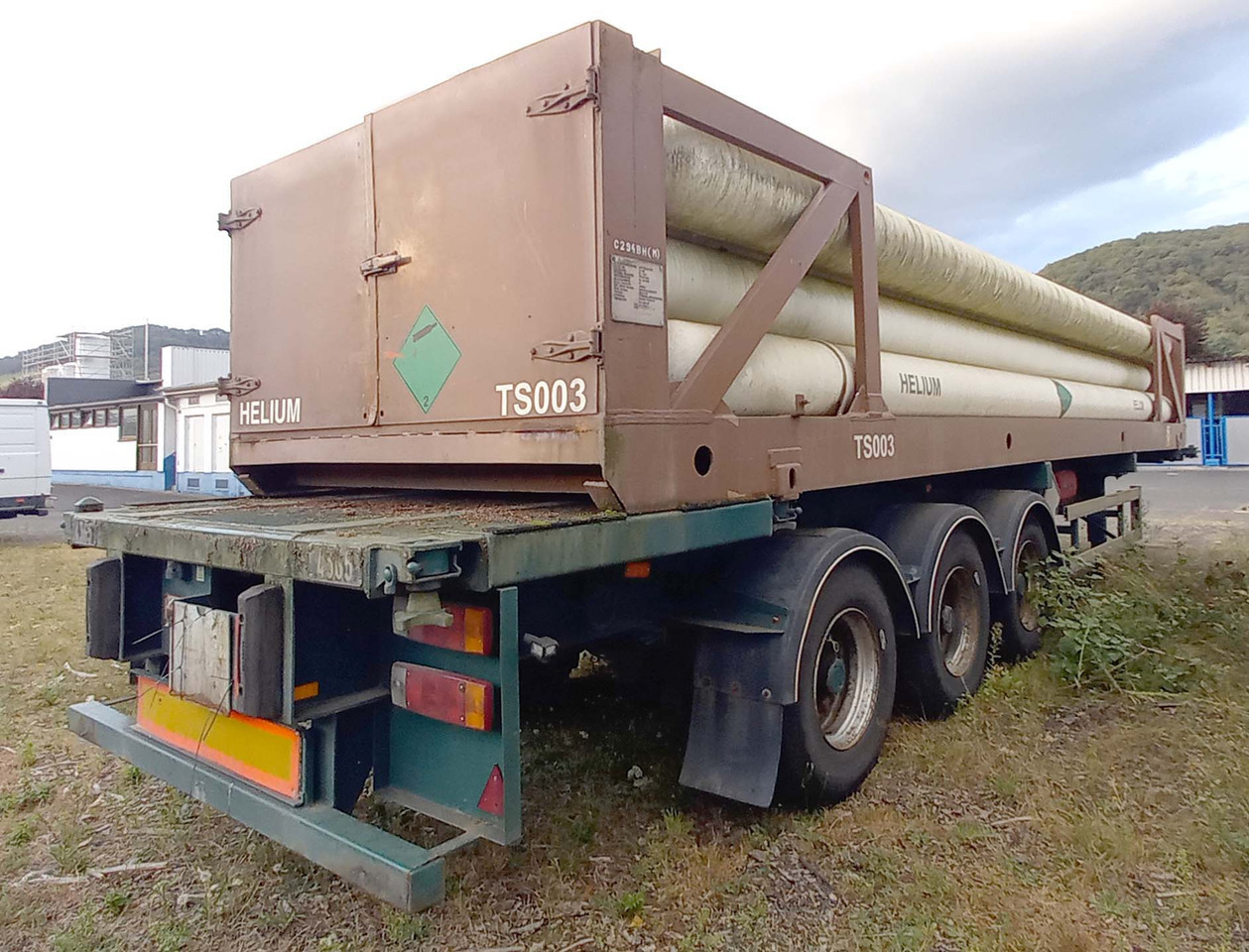 FRUEHAUF Gas tank tube semi-trailer used for compressed helium, hydrogen, Wasserstoff - Semi-trailer tangki: gambar 3 FRUEHAUF Gas tank tube semi-trailer used for compressed helium, hydrogen, Wasserstoff - Semi-trailer tangki: gambar 3