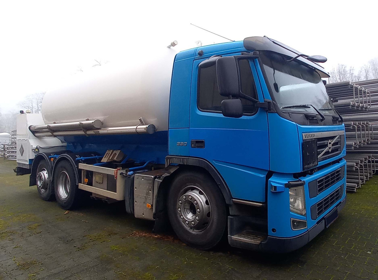 VOLVO Gas tank truck cryogenic used for oxygen, argon, nitrogen. - Truk tangki: gambar 2 VOLVO Gas tank truck cryogenic used for oxygen, argon, nitrogen. - Truk tangki: gambar 2