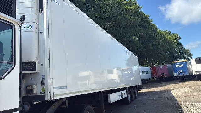 Krone Laadklep Liftas - Semi-trailer berpendingin: gambar 1 Krone Laadklep Liftas - Semi-trailer berpendingin: gambar 1