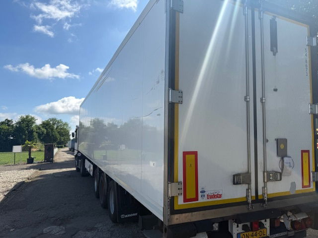 Krone Laadklep Liftas - Semi-trailer berpendingin: gambar 2 Krone Laadklep Liftas - Semi-trailer berpendingin: gambar 2