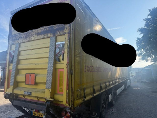 Krone Stuuras liftas laadklep - Semi-trailer dengan terpal samping: gambar 3 Krone Stuuras liftas laadklep - Semi-trailer dengan terpal samping: gambar 3