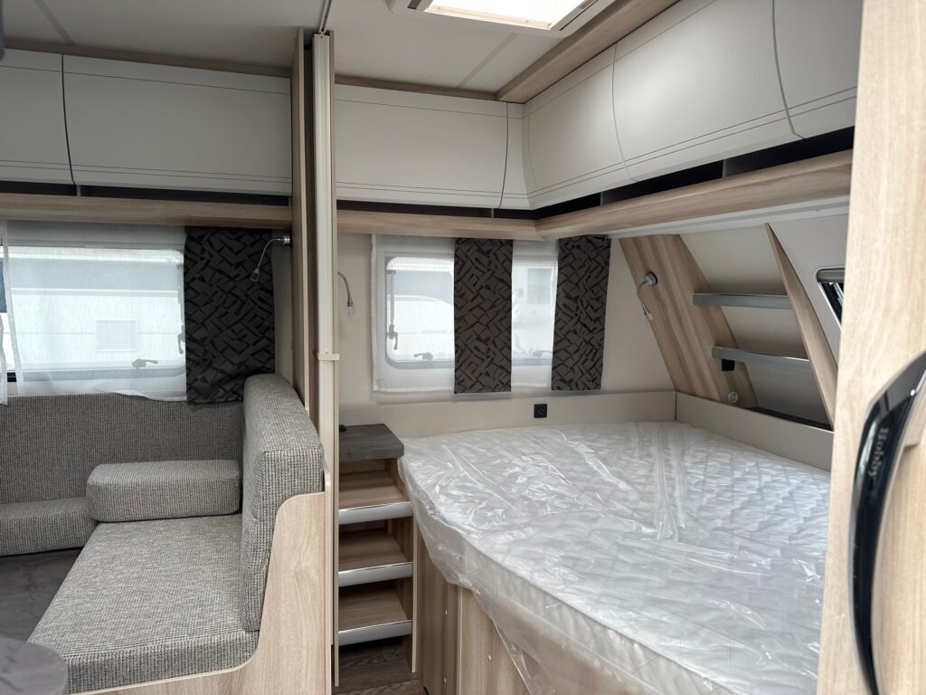 DE LUXE 545 KMF 2024 - Karavan: gambar 5 DE LUXE 545 KMF 2024 - Karavan: gambar 5