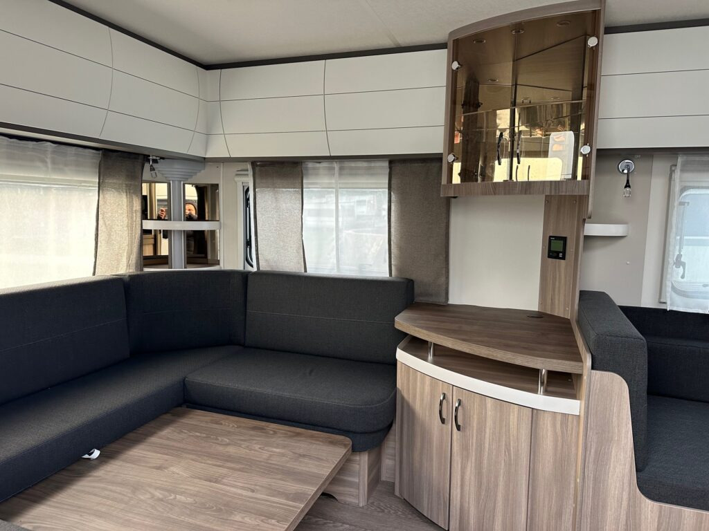 EXCELLENT EDITION 650 UMFe 2024 - Karavan: gambar 5 EXCELLENT EDITION 650 UMFe 2024 - Karavan: gambar 5