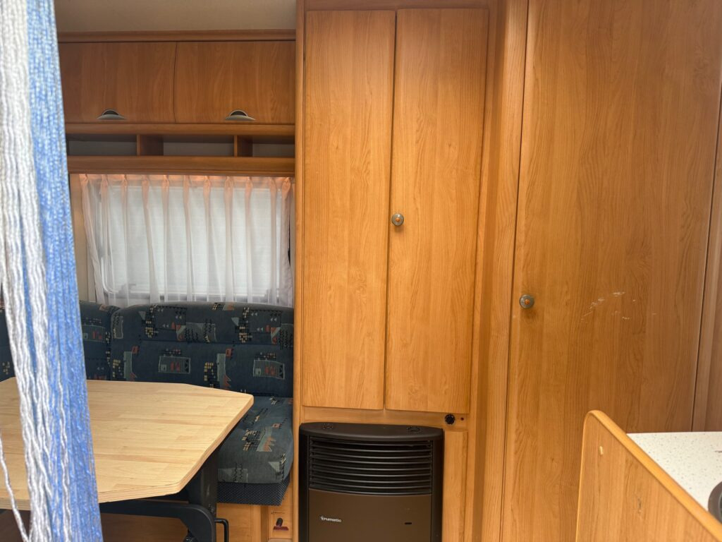 Hobby 450 UF Excellent Easy 2003 - Karavan: gambar 5 Hobby 450 UF Excellent Easy 2003 - Karavan: gambar 5