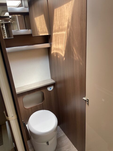 Karavan Hobby 720 KWFU Prestige 2020: gambar 11