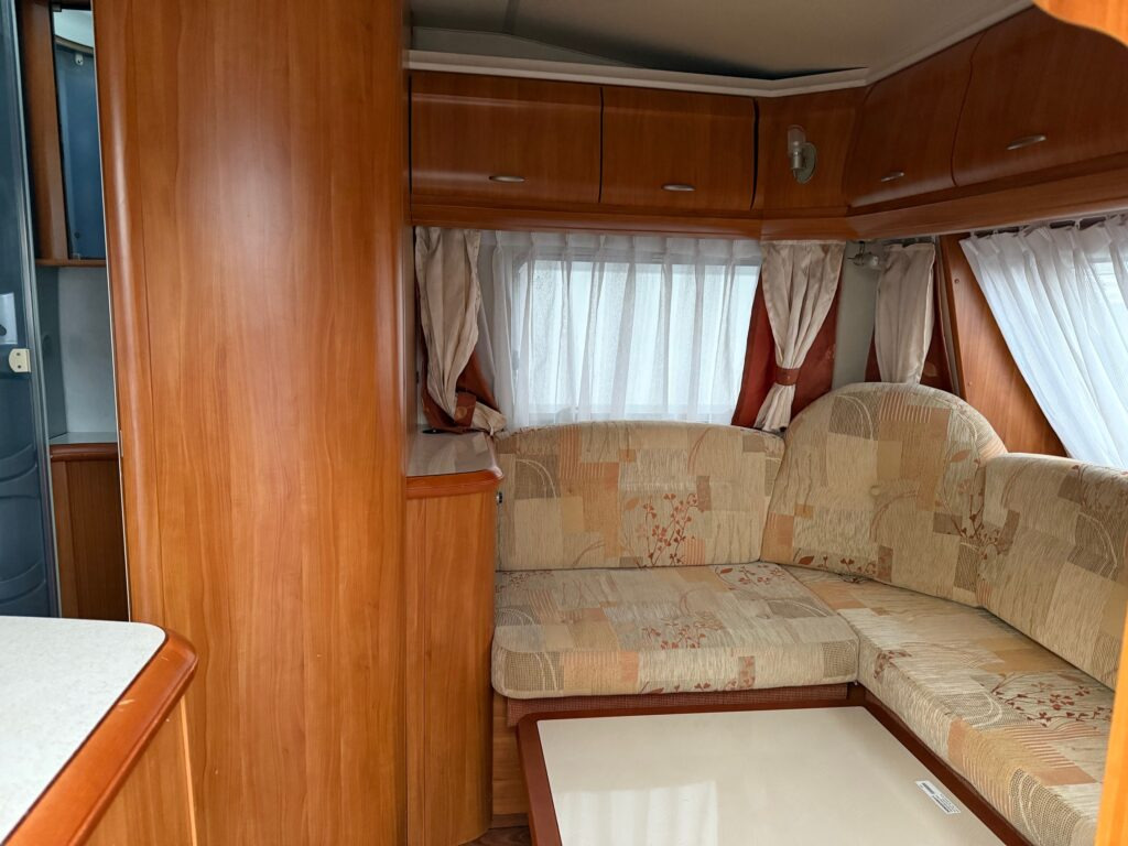 Hobby Excellent 460 LU 2008 - Karavan: gambar 5 Hobby Excellent 460 LU 2008 - Karavan: gambar 5