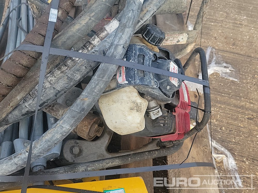 Mesin aspal 110 Volt LED Tri Pod Light (4 of), Petrol Powerpack & Vibrating Poker, Hand Held PetrolnEngine to suit Vibrating Poker: gambar 10