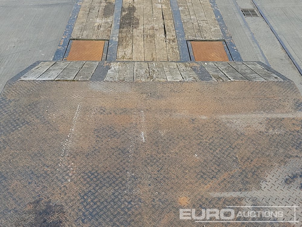 Semi-trailer low bed 2001 Dennison Trailers Tri Axle Step Frame Low Loader, Hydraulic Ramps, Out Riggers: gambar 21