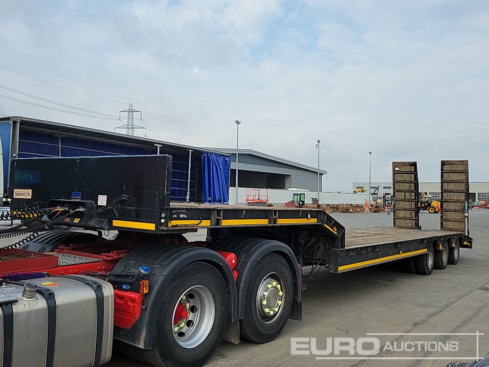 2001 Dennison Trailers Tri Axle Step Frame Low Loader, Hydraulic Ramps, Out Riggers - Semi-trailer low bed: gambar 1 2001 Dennison Trailers Tri Axle Step Frame Low Loader, Hydraulic Ramps, Out Riggers - Semi-trailer low bed: gambar 1