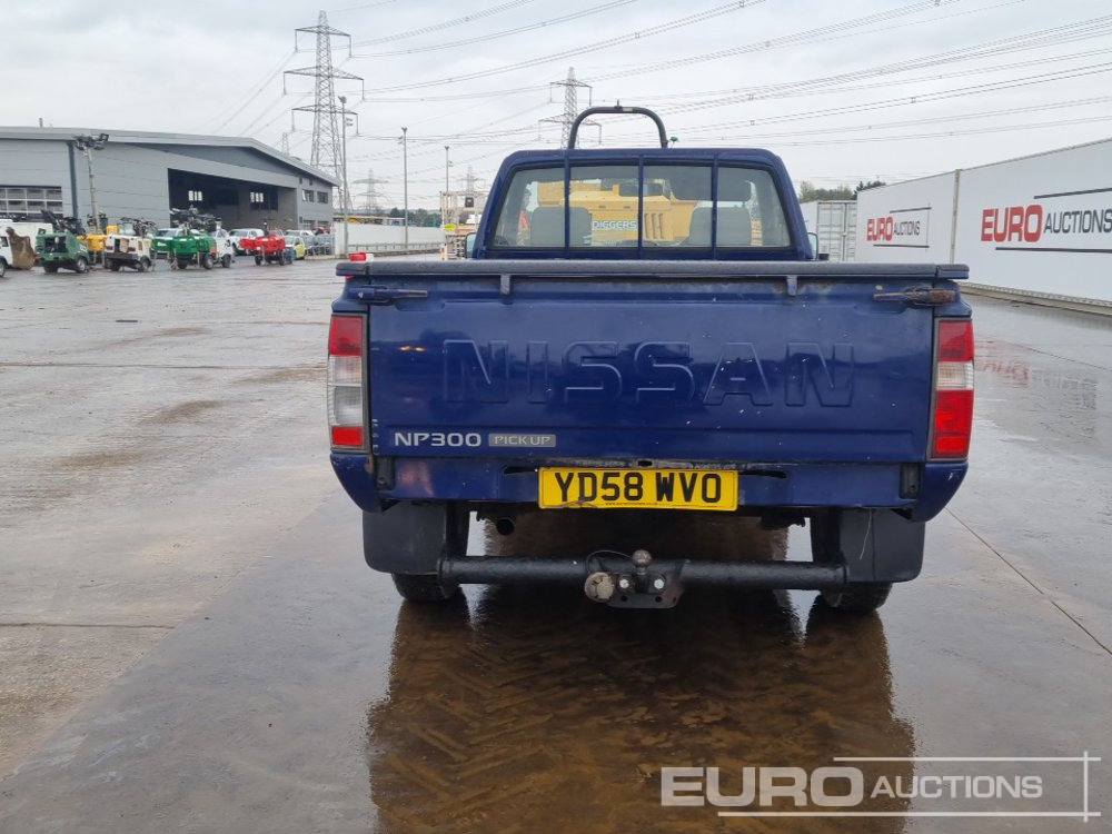 2008 Nissan NP300 - Truk pikap: gambar 4 2008 Nissan NP300 - Truk pikap: gambar 4