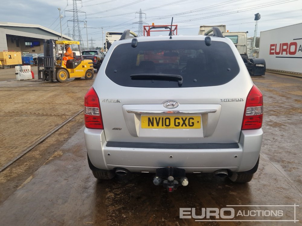 2010 Hyundai Tucson - Mobil SUV: gambar 4 2010 Hyundai Tucson - Mobil SUV: gambar 4