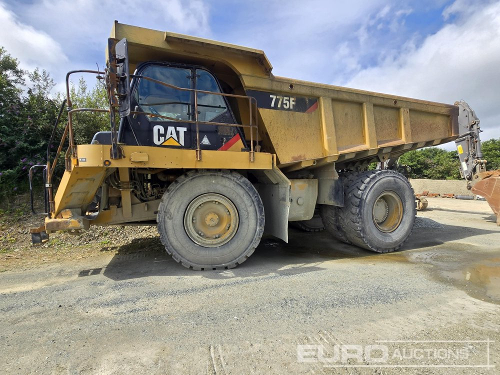 2011 CAT 775F - Truk batu/ Dumper iebes: gambar 2 2011 CAT 775F - Truk batu/ Dumper iebes: gambar 2