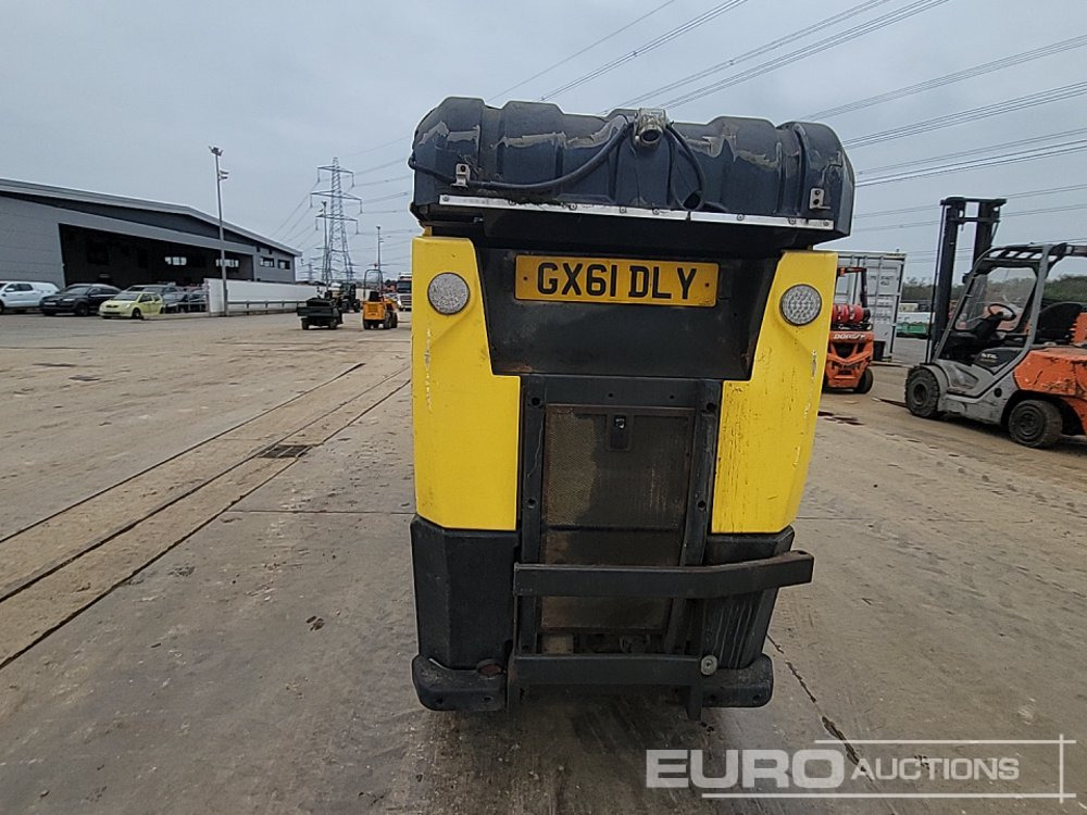 2011 Johnston 4x2 Road Sweeper, Reverse Camera, Automatic Gearbox - Penyapu jalan: gambar 4 2011 Johnston 4x2 Road Sweeper, Reverse Camera, Automatic Gearbox - Penyapu jalan: gambar 4