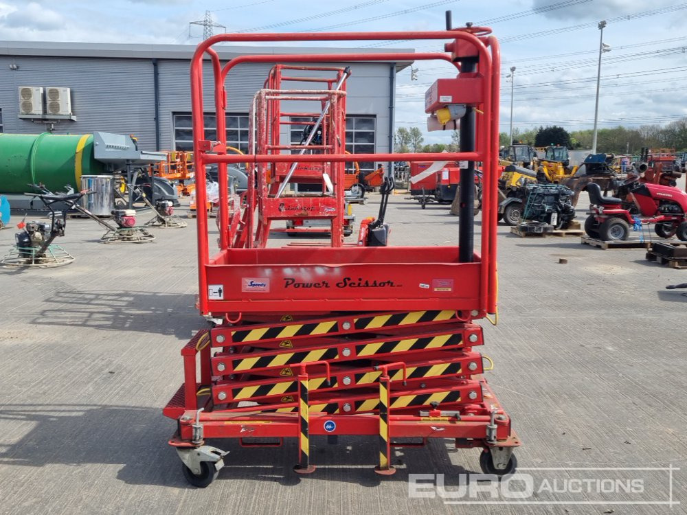 2011 Laing Access Platforms PS600 Manual Scissor Lift - Platform pengangkat: gambar 2 2011 Laing Access Platforms PS600 Manual Scissor Lift - Platform pengangkat: gambar 2