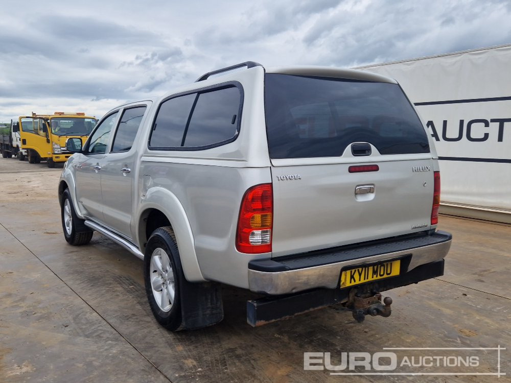 2011 Toyota Hilux Invincible - Truk pikap: gambar 3 2011 Toyota Hilux Invincible - Truk pikap: gambar 3