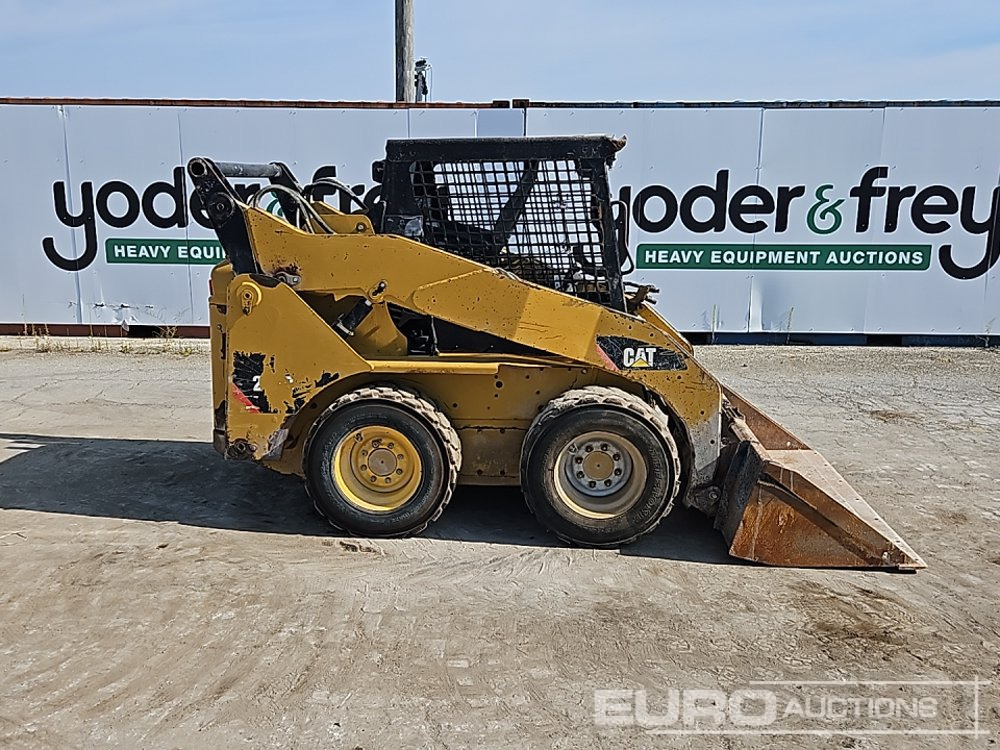 2012 CAT 242B3 - Skid steer: gambar 5 2012 CAT 242B3 - Skid steer: gambar 5