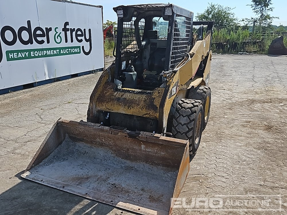 2012 CAT 242B3 - Skid steer: gambar 1 2012 CAT 242B3 - Skid steer: gambar 1