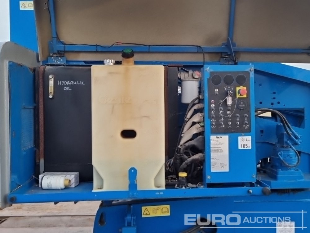 Platform pengangkat 2014 Genie S45: gambar 39