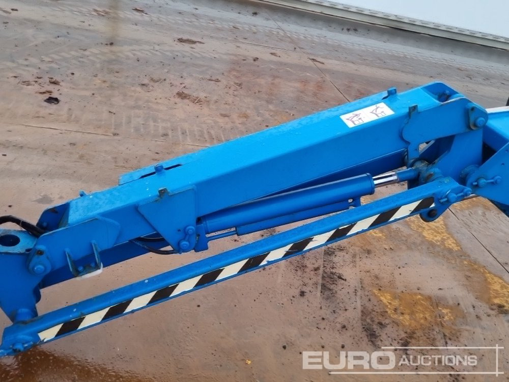 Platform pengangkat 2014 Genie S45: gambar 22