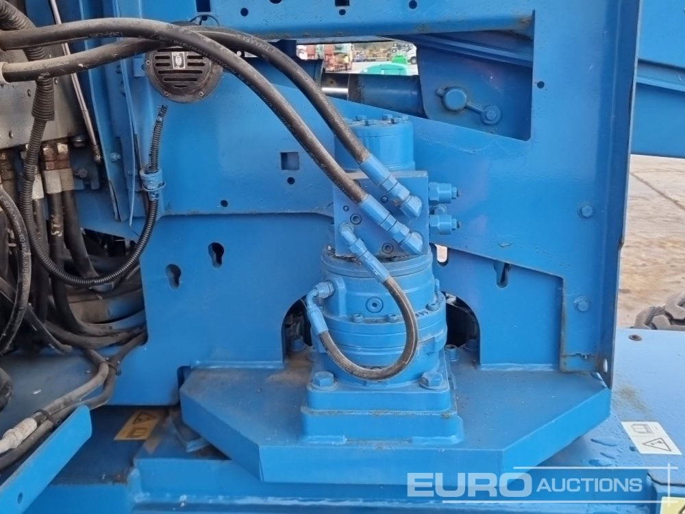 Platform pengangkat 2014 Genie S45: gambar 40