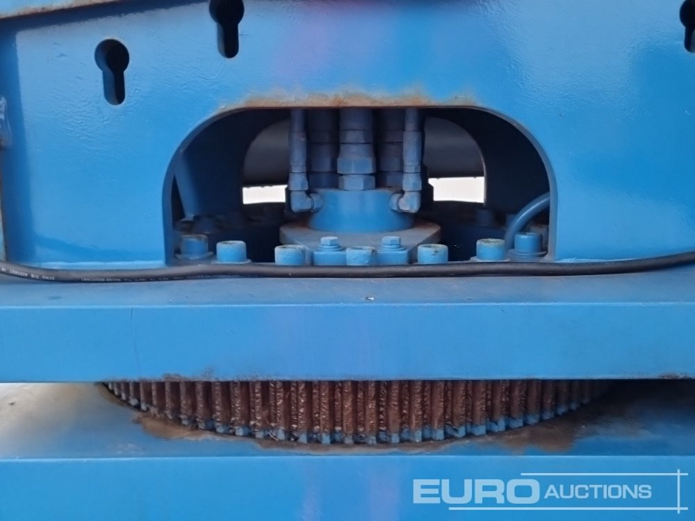 Platform pengangkat 2014 Genie S45: gambar 26