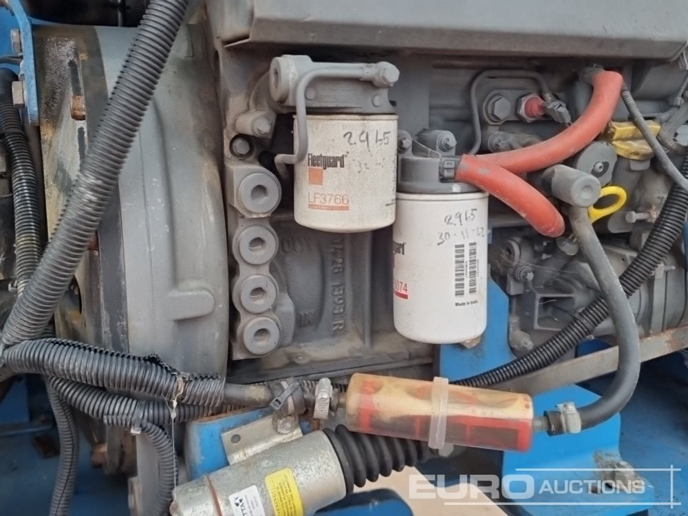 Platform pengangkat 2014 Genie S45: gambar 36