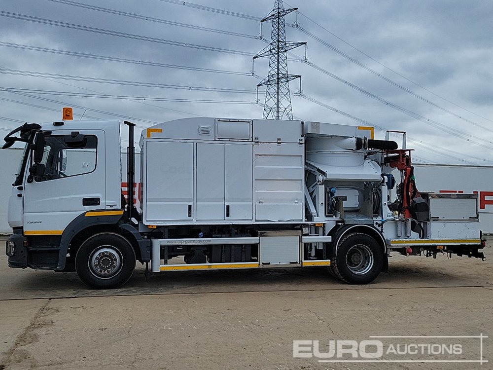2014 Mercedes 1324 - Truk tangki: gambar 2 2014 Mercedes 1324 - Truk tangki: gambar 2