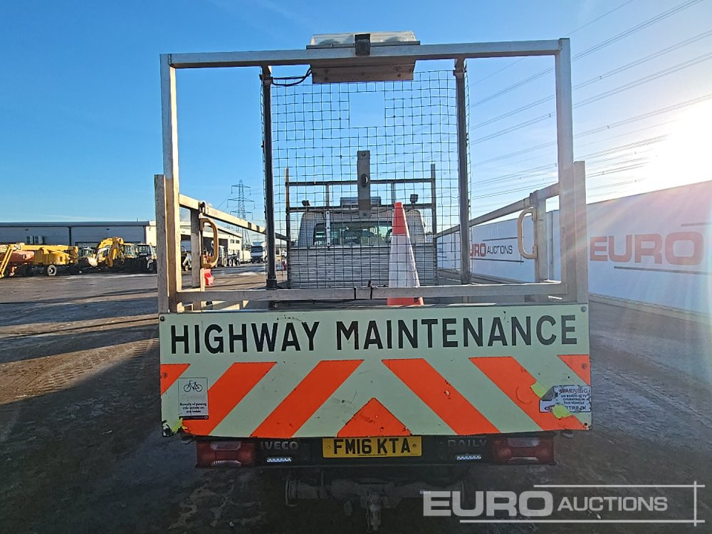 2016 Iveco Daily 35C13 - Van flatbed: gambar 4 2016 Iveco Daily 35C13 - Van flatbed: gambar 4