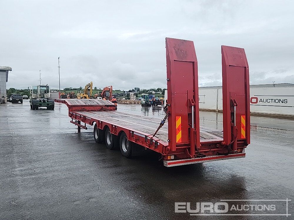 2016 Mac trailers Tri Axle Step Frame Low Loader Trailer, Hydraulic Ramps, Outriggers - Semi-trailer low bed: gambar 3 2016 Mac trailers Tri Axle Step Frame Low Loader Trailer, Hydraulic Ramps, Outriggers - Semi-trailer low bed: gambar 3