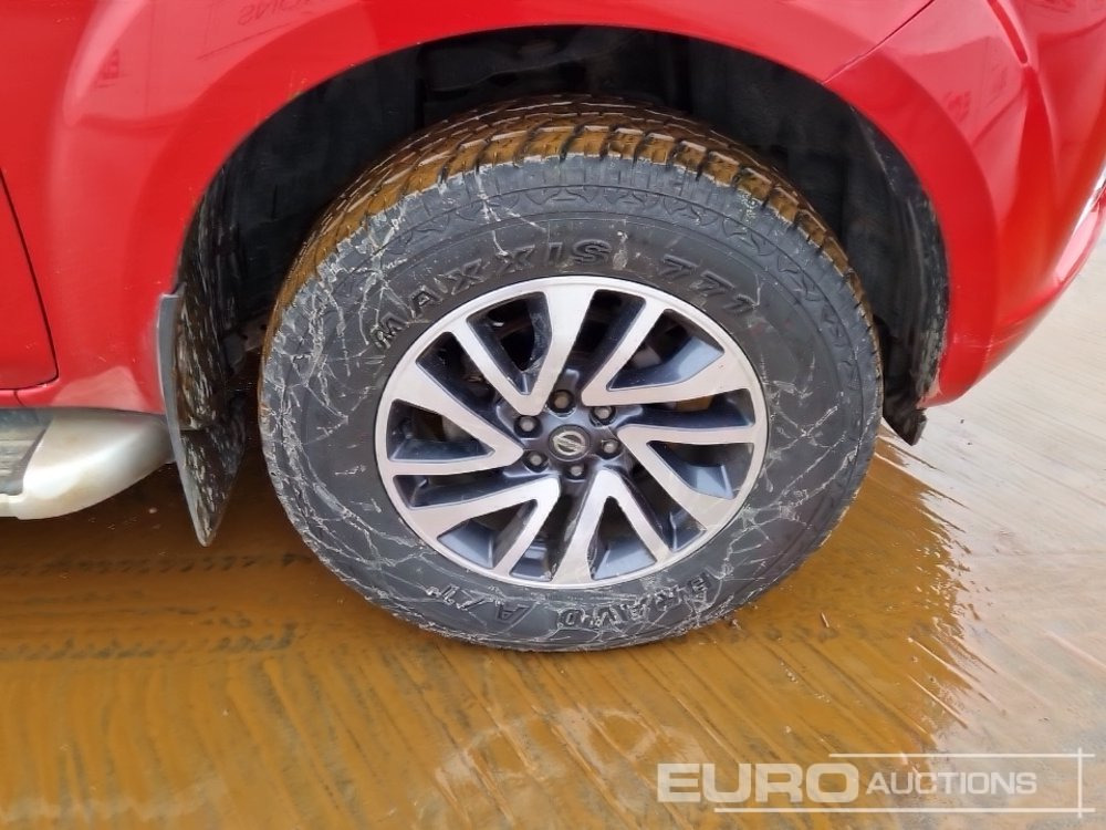 Truk pikap 2016 Nissan Navara: gambar 12 Truk pikap 2016 Nissan Navara: gambar 12