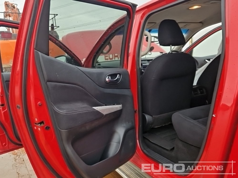 Truk pikap 2016 Nissan Navara: gambar 21 Truk pikap 2016 Nissan Navara: gambar 21