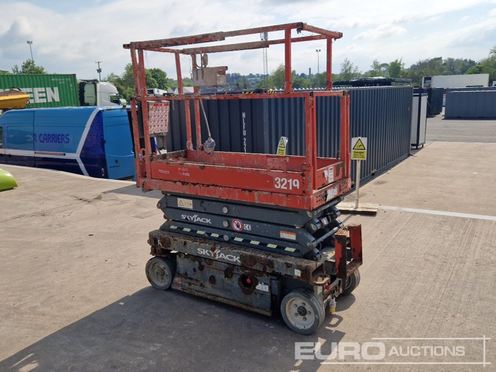 2016 SkyJack SJ111-3219 - Platform pengangkat: gambar 1 2016 SkyJack SJ111-3219 - Platform pengangkat: gambar 1