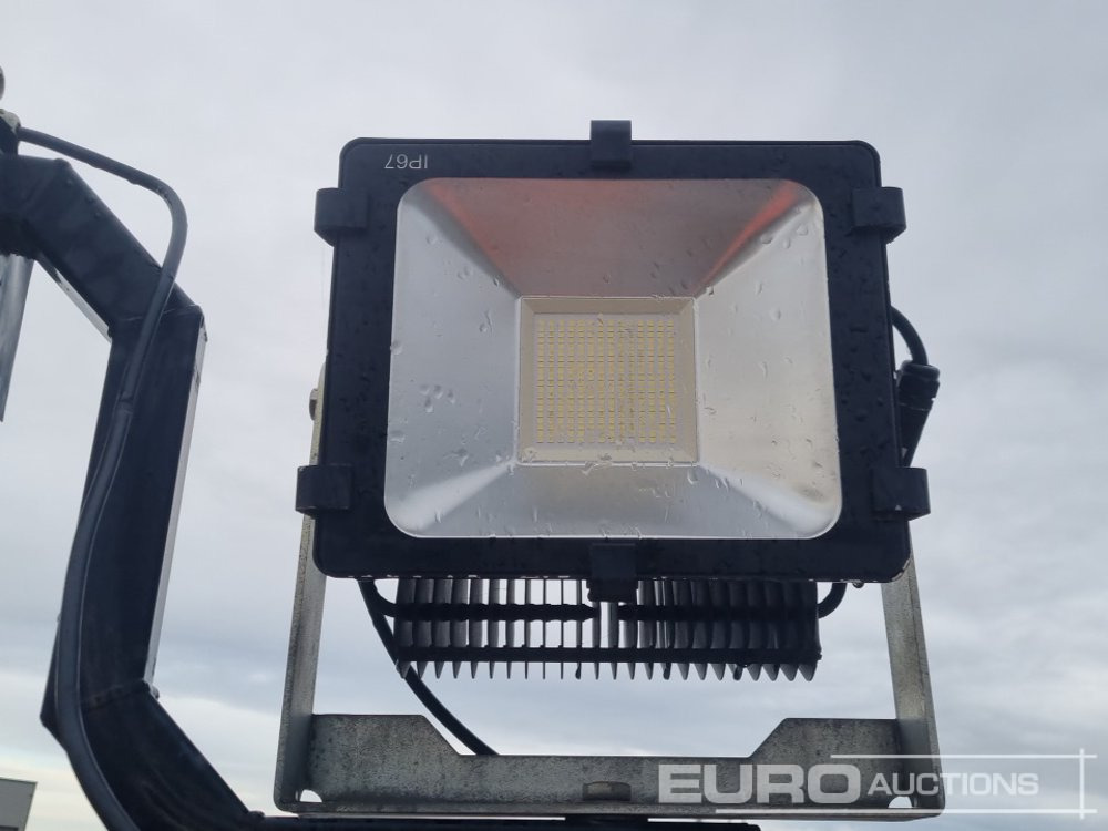 Menara penerangan 2017 SMC TL-90K LED: gambar 18