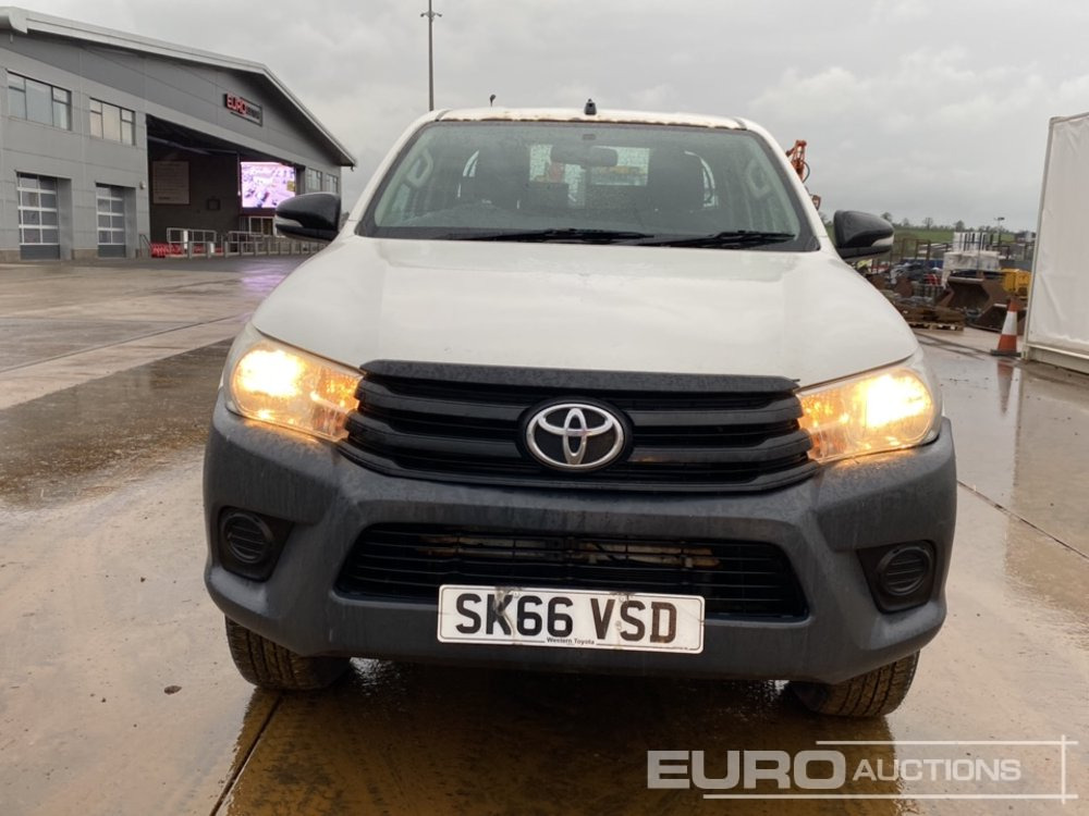 2017 Toyota Hilux - Truk pikap: gambar 4 2017 Toyota Hilux - Truk pikap: gambar 4