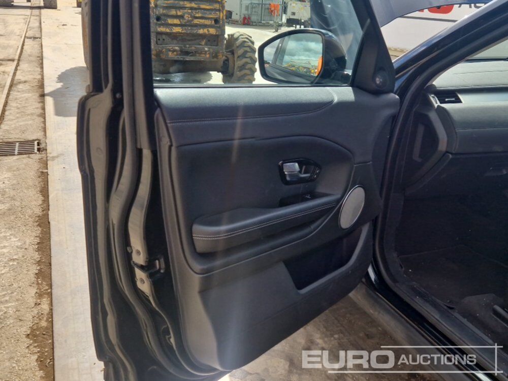 Mobil SUV 2018 Range Rover Evoque: gambar 23