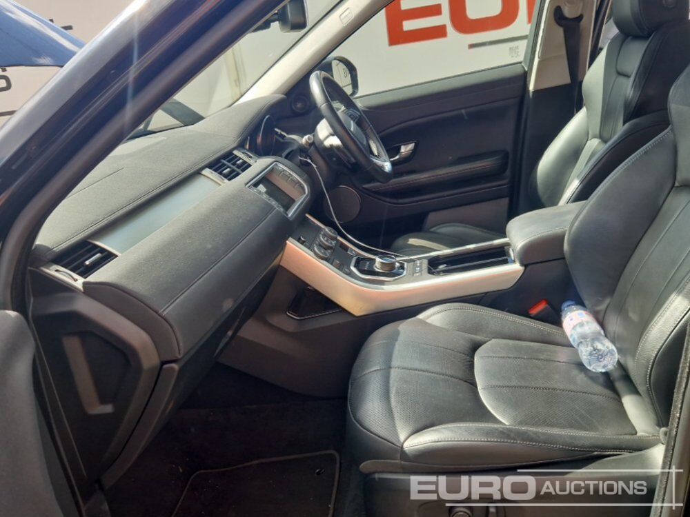 Mobil SUV 2018 Range Rover Evoque: gambar 24