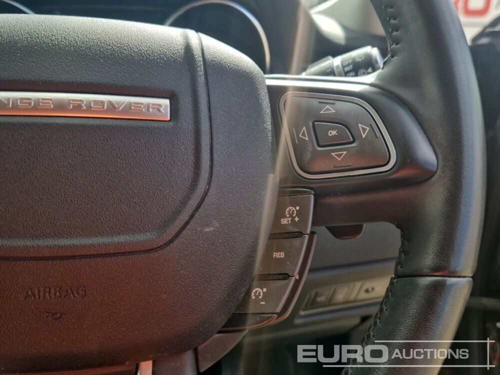 Mobil SUV 2018 Range Rover Evoque: gambar 30