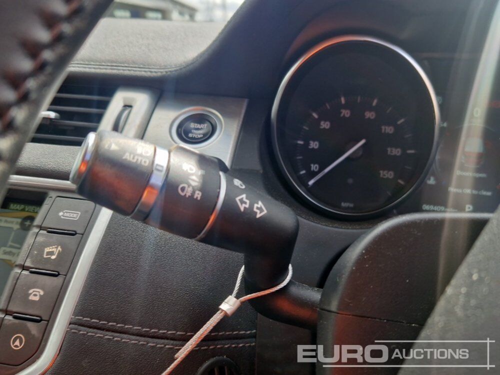 Mobil SUV 2018 Range Rover Evoque: gambar 32