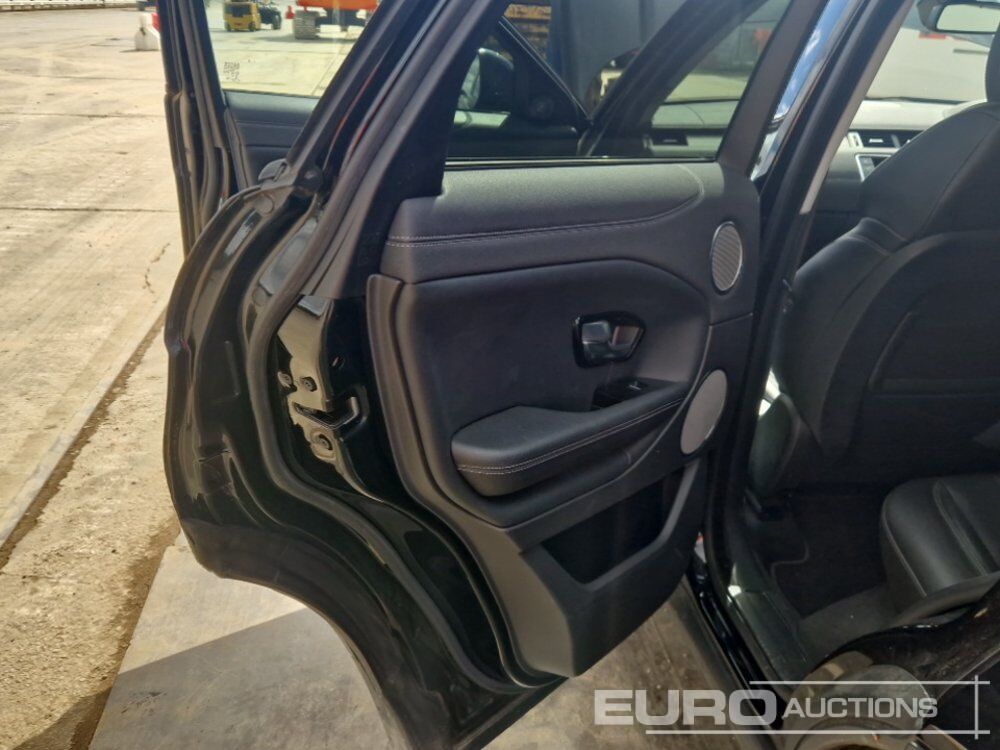 Mobil SUV 2018 Range Rover Evoque: gambar 19