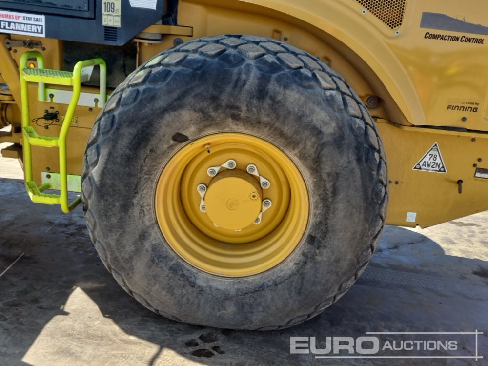 Roller 2019 CAT CS66B: gambar 13