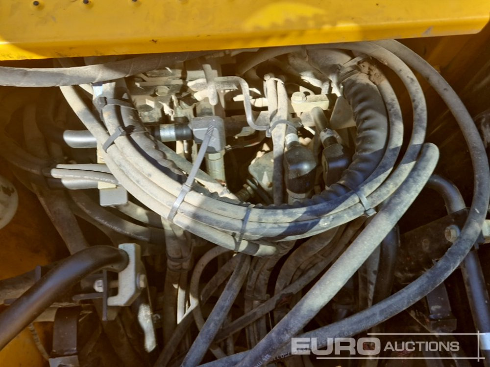 Ekskavator perayap 2019 JCB JS131LC: gambar 32
