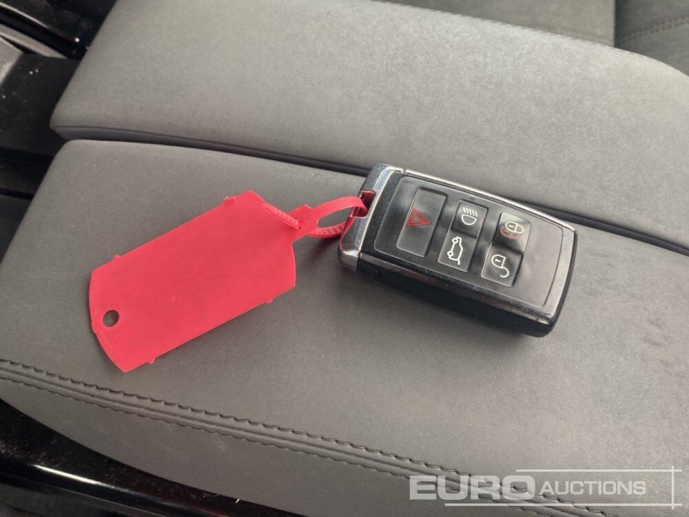Mobil SUV 2019 Range Rover Evoque: gambar 33