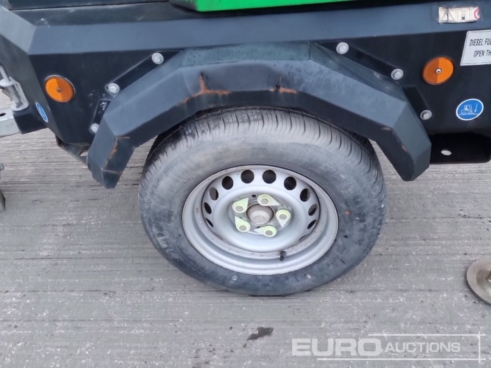 Menara penerangan 2020 Generac V20: gambar 10 Menara penerangan 2020 Generac V20: gambar 10