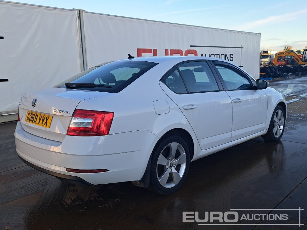 2020 Skoda Octavia - Mobil: gambar 5 2020 Skoda Octavia - Mobil: gambar 5